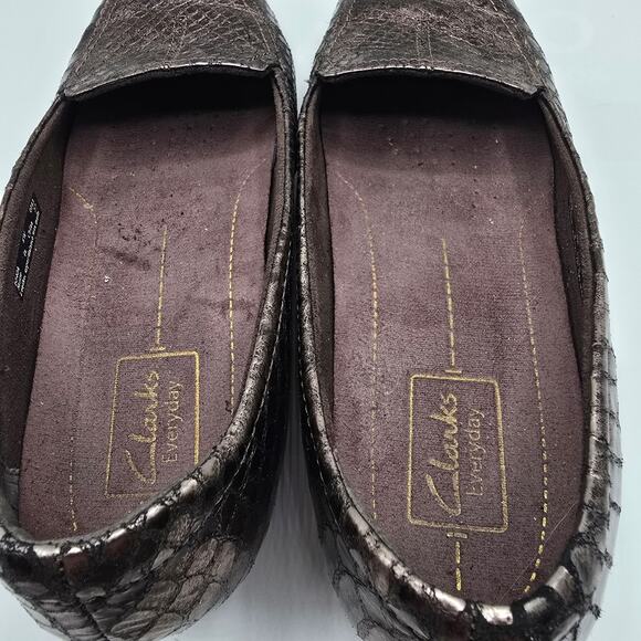 Clarks Everyday Active Air bronze snakeskin leather loafer womans size 8W - Picture 11 of 13